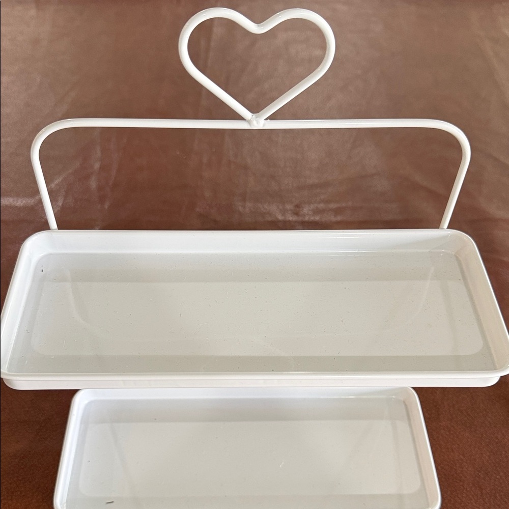White Heart Two-Tier Metal Tray Stand